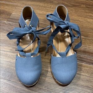 Vionic Kaitlyn Denim Tie Wedge Size 8